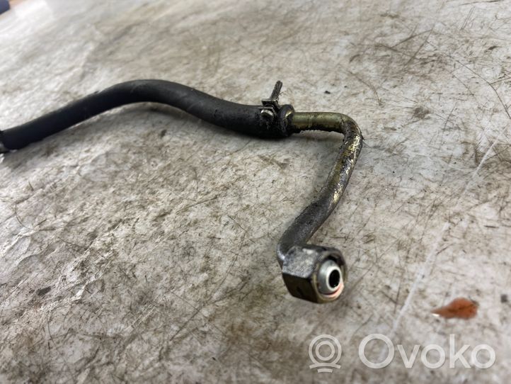 Mercedes-Benz C W202 Tuyau d'alimentation conduite de carburant 