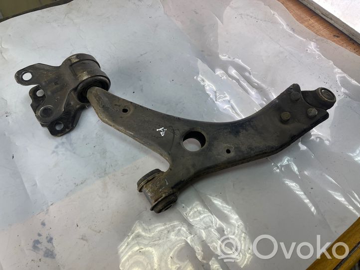 Volvo V40 Fourchette, bras de suspension inférieur avant 