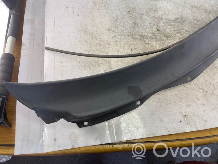 Mitsubishi Pajero Sport I Rivestimento del tergicristallo Mr221996