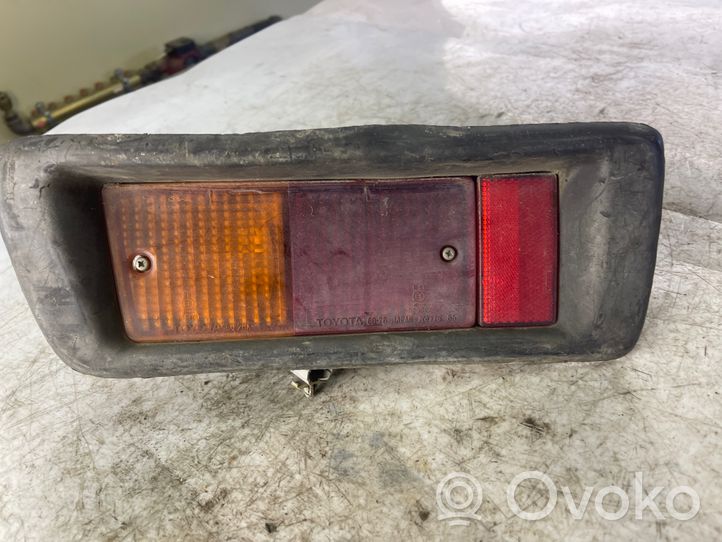 Toyota Land Cruiser (HDJ90) Lampa zderzaka tylnego 