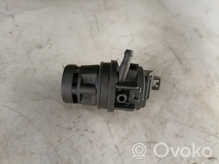 Toyota Land Cruiser (J120) Pompe de lave-glace de pare-brise 