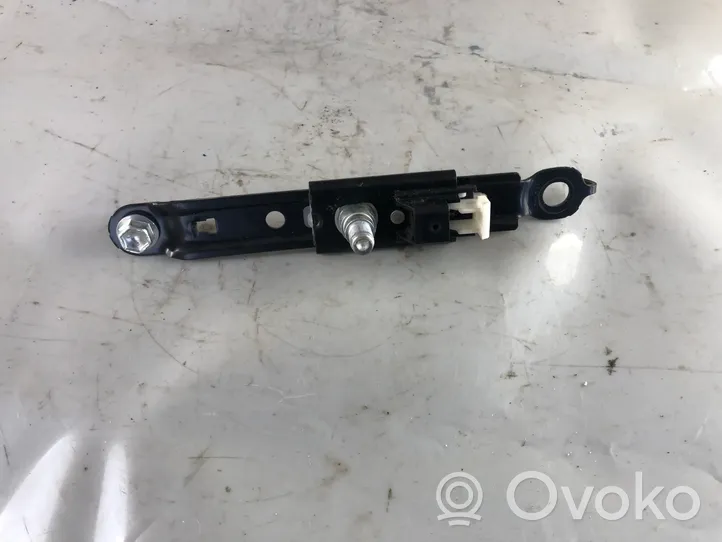 Toyota Auris 150 Rail de réglage hauteur de ceinture de sécurité E563003