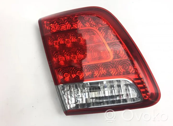 KIA Sorento Luci posteriori del portellone del bagagliaio 924052P100