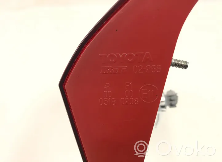 Toyota Auris E180 Set feux arrière / postérieurs 8156102710