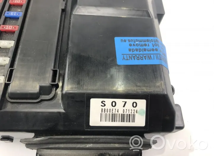 Lexus LS 460 - 600H Drošinātāju kaste (komplekts) 8272050081