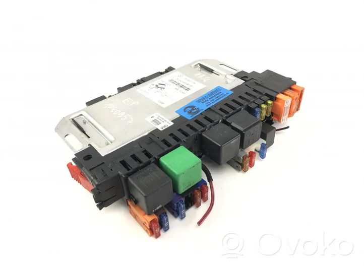 Mercedes-Benz S W220 Fuse box set 05045123