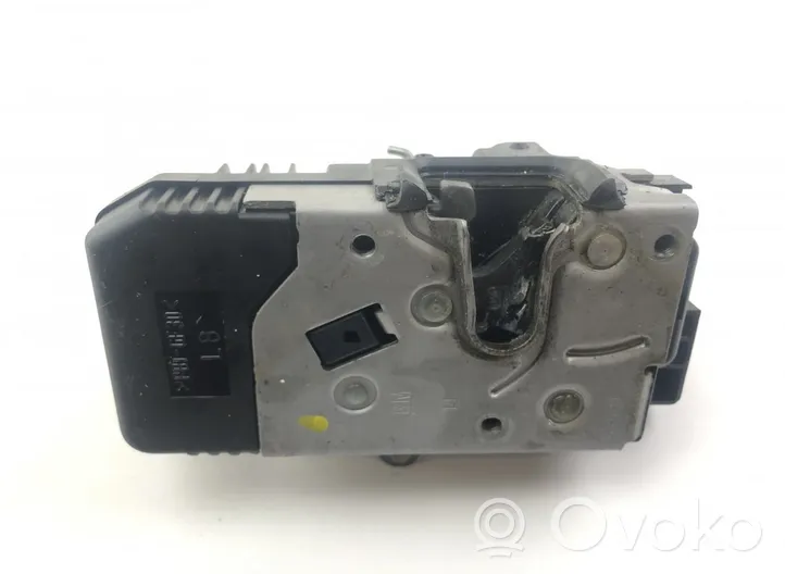 Opel Vivaro Loading door lock 905034098R