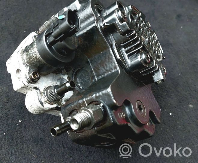 Volvo S80 Fuel injection high pressure pump 8689590