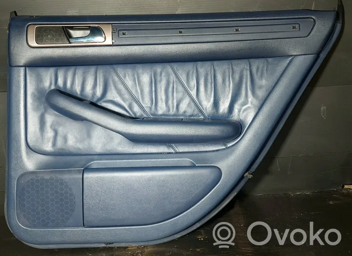 Audi A6 S6 C5 4B Rivestimento del pannello della portiera posteriore 