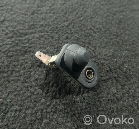 Mazda 323 F Aizmugurē durvju atvēršanas / aizvēršanas sensors 