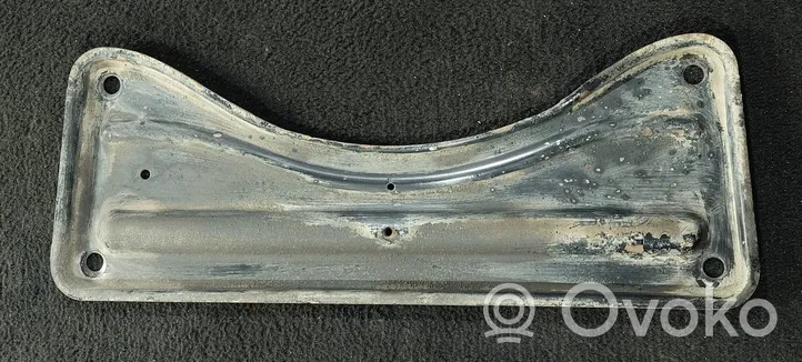 BMW 5 E39 Soporte de apoyo/base del silenciador 