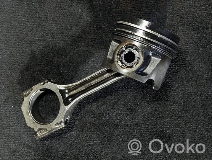 Volvo V70 Piston with connecting rod 