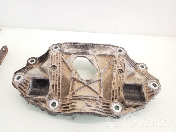 Volvo XC70 Support de différentiel arrière 30639931