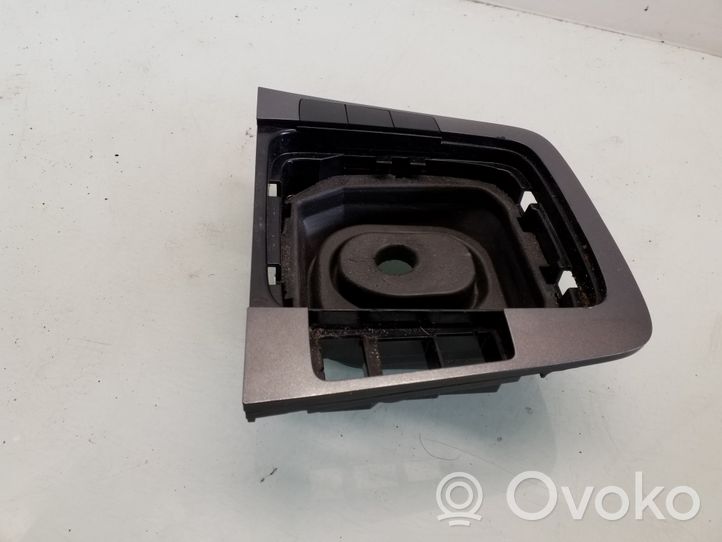 Volkswagen PASSAT B6 Rivestimento in plastica cornice della leva del cambio 