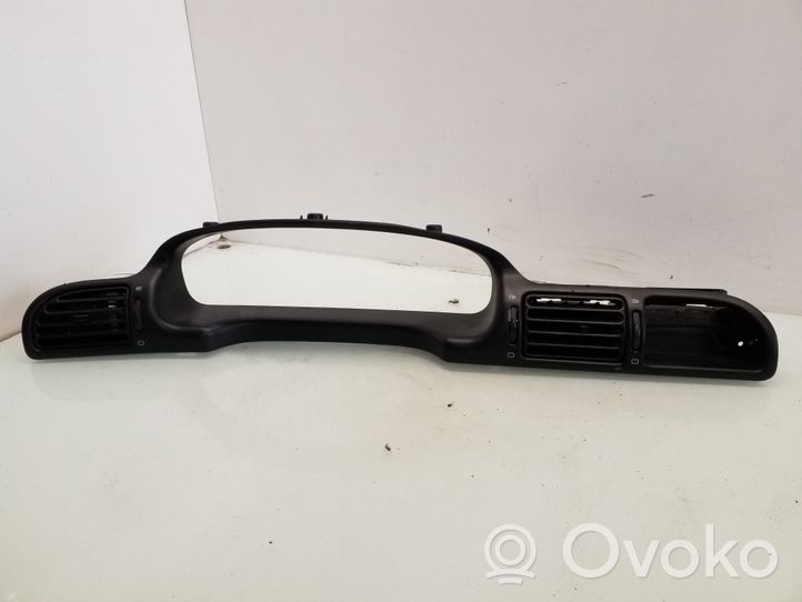 Peugeot 406 Verkleidung des Armaturenbretts 9616431577