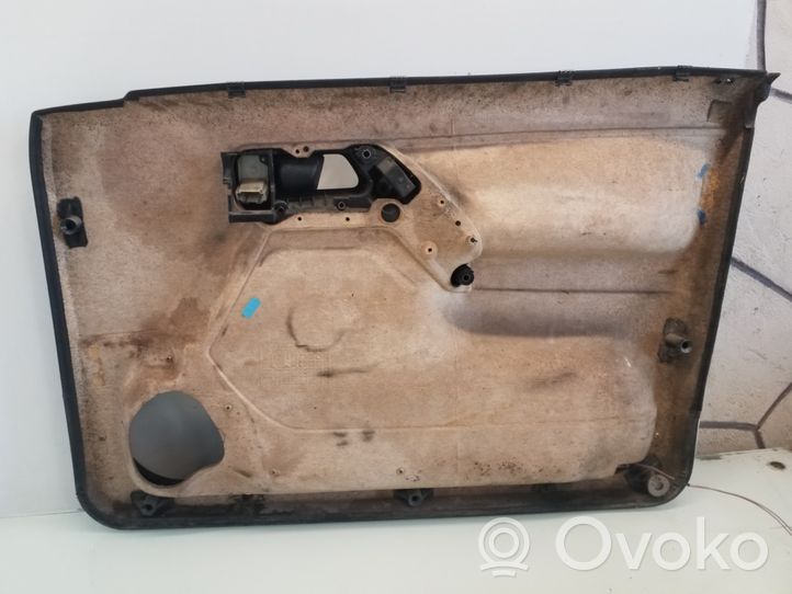 Volkswagen Vento Rivestimento del pannello della portiera anteriore 