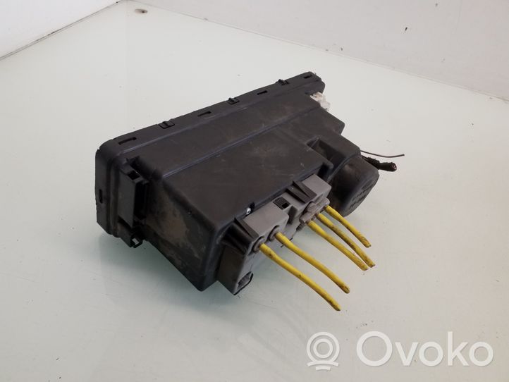 Mercedes-Benz E W211 Central locking vacuum pump 2108001548