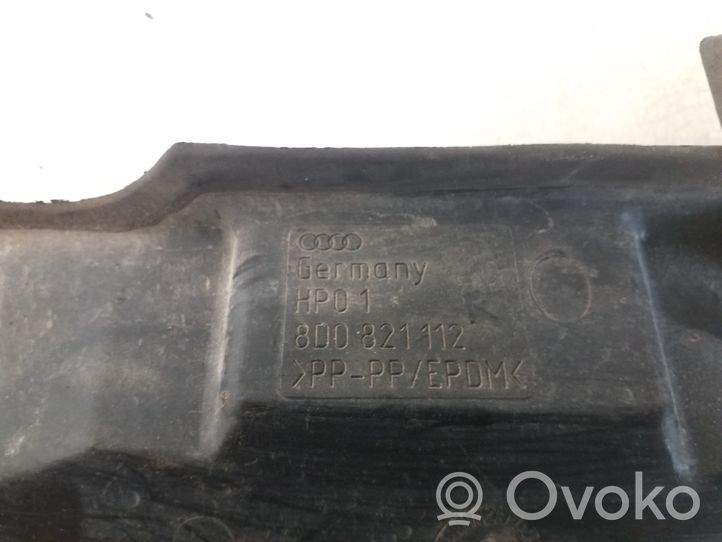 Audi A4 S4 B5 8D Rivestimento dell’estremità del parafango 8D0821112