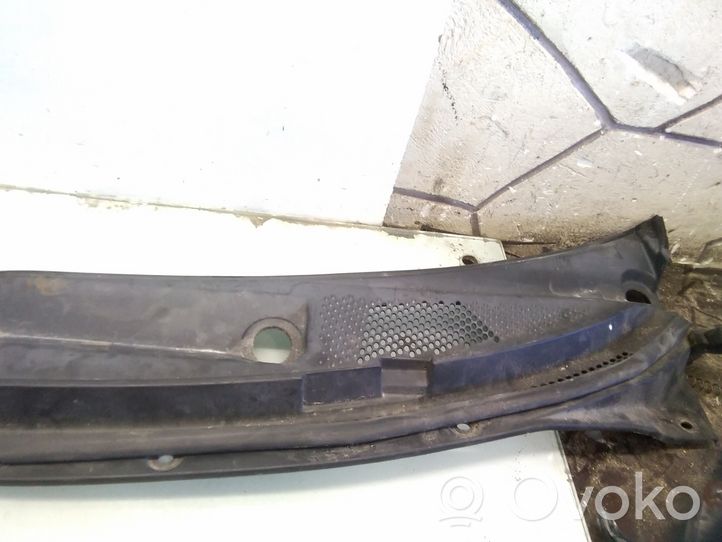 Nissan Primera Garniture d'essuie-glace 66863AU310