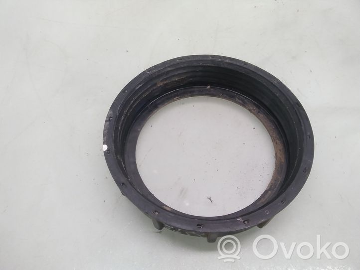 Nissan X-Trail T30 Bague de verrouillage pour réservoir de carburant 1734379900