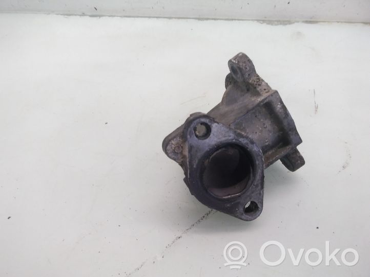 Nissan X-Trail T30 Boîtier de thermostat 