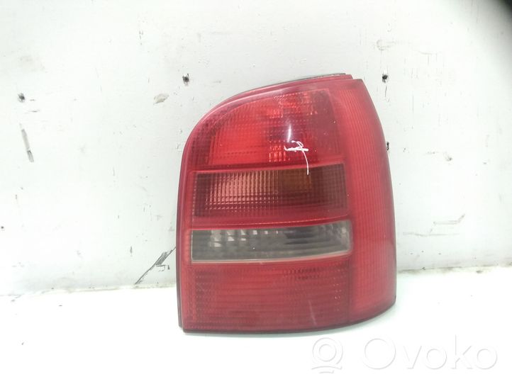 Audi A4 S4 B5 8D Lampa tylna 8D9945096C