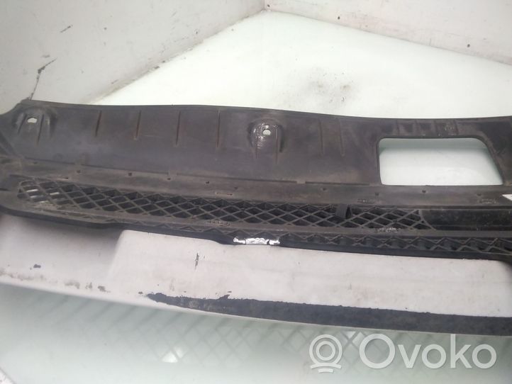 Iveco Daily 35.8 - 9 Grille calandre supérieure de pare-chocs avant 38028010105