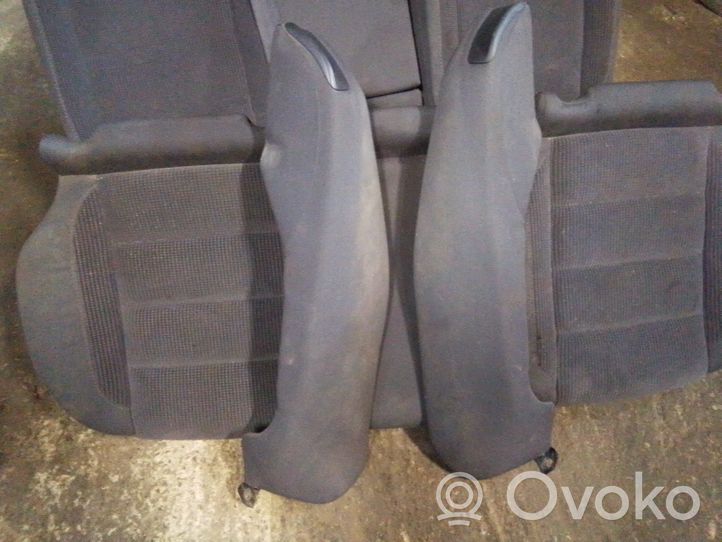 Volkswagen Golf V Set di rivestimento sedili e portiere 