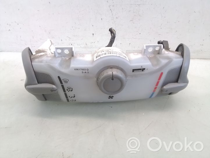 Peugeot 107 Climate control unit 