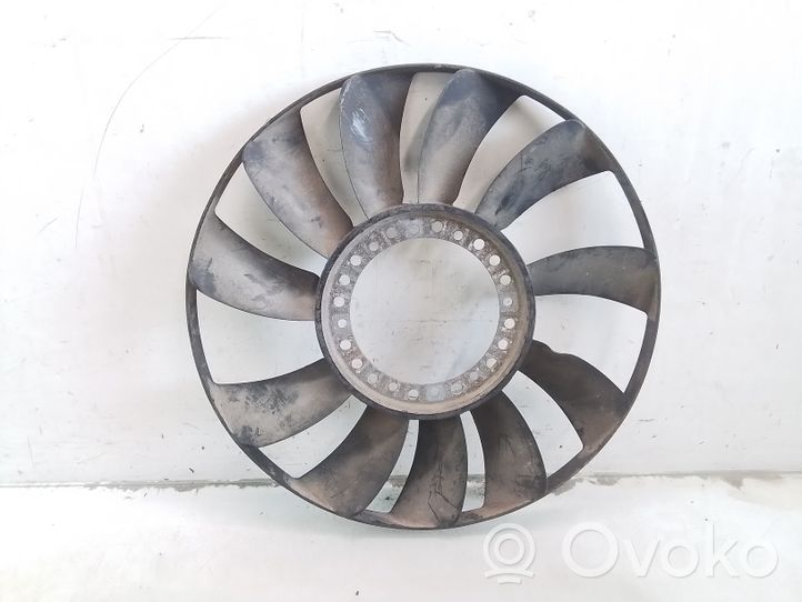 Audi A4 S4 B5 8D Hélice moteur ventilateur 058121301B