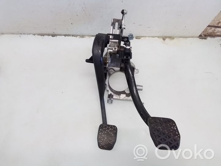 BMW 5 E39 Pedal assembly 