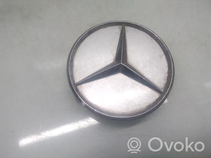 Mercedes-Benz C W203 Enjoliveur d’origine 2204000125