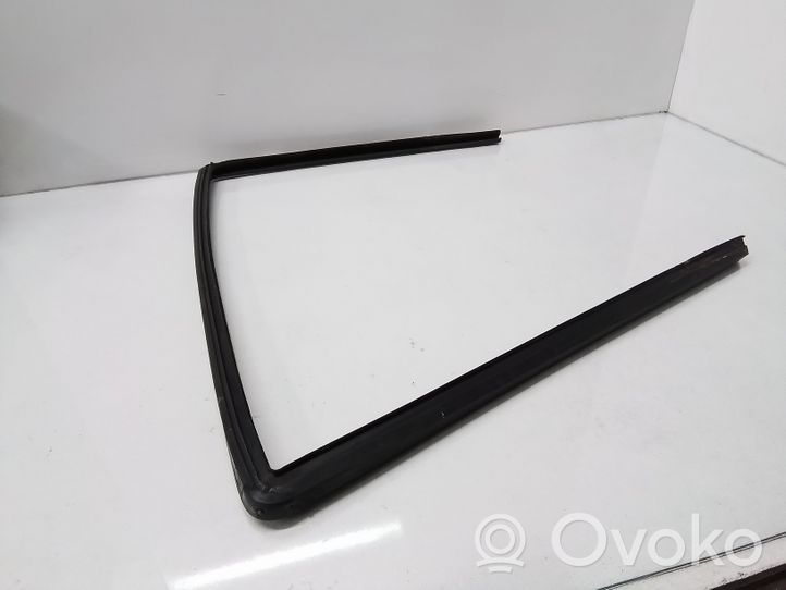 Mercedes-Benz E W211 Rubber seal rear door window/glass 