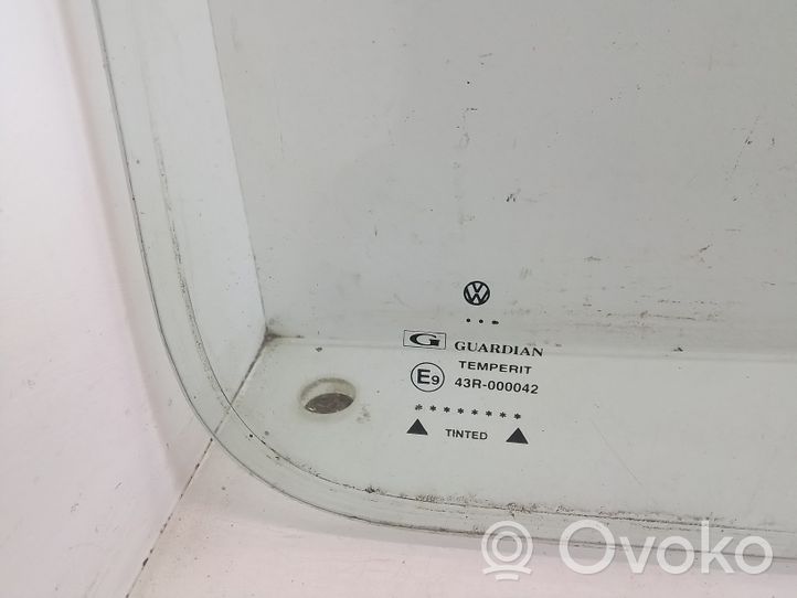 Volkswagen II LT Side middle window/glass 43R000042