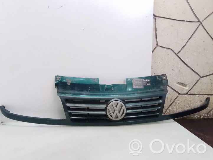 Volkswagen Sharan Etupuskurin ylempi jäähdytinsäleikkö 7M0853651