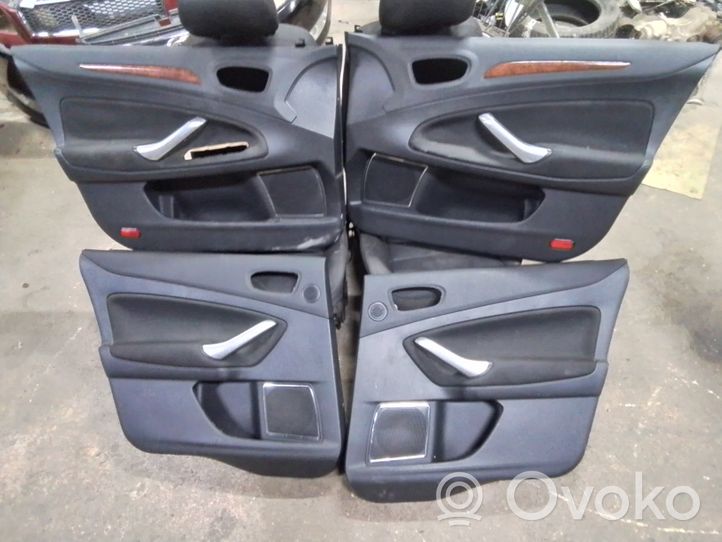 Ford Mondeo MK IV Set di rivestimento sedili e portiere 