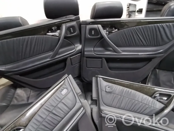Mercedes-Benz E W210 Garnitures, kit cartes de siège intérieur avec porte 