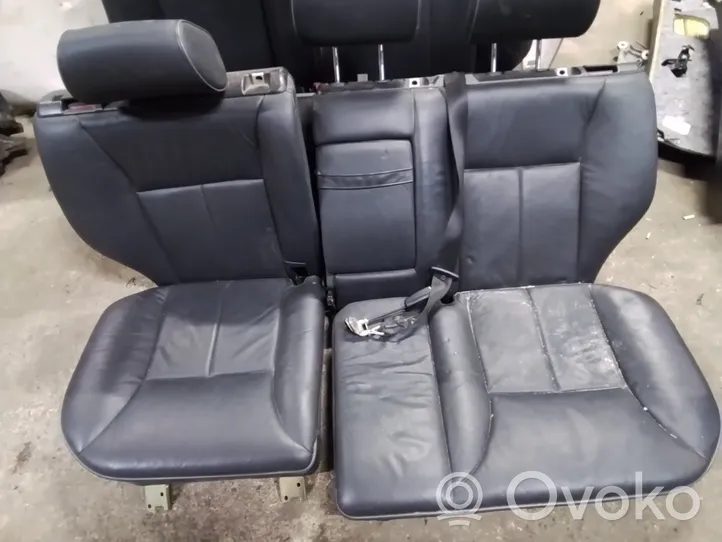 Mercedes-Benz E W210 Set di rivestimento sedili e portiere 