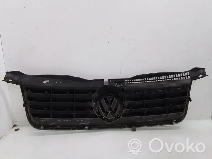 Volkswagen PASSAT B5.5 Grille calandre supérieure de pare-chocs avant 3B0853562