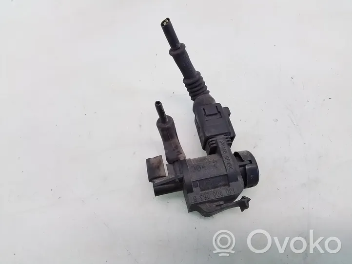 Volkswagen PASSAT B5.5 Turbo solenoid valve 1J0906283B