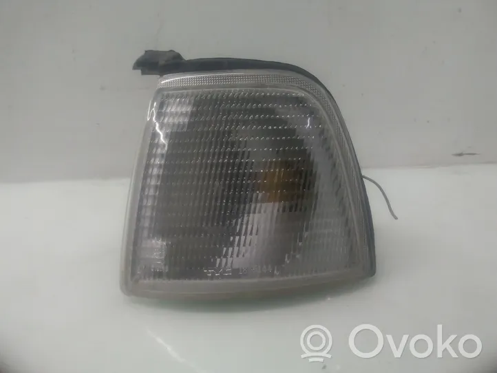 Audi 80 90 S2 B4 Front indicator light 010288