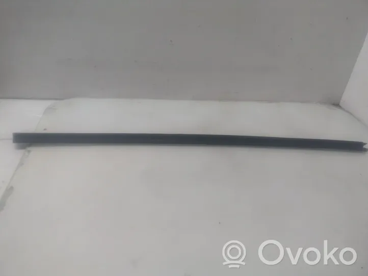 Peugeot 307 Rear glass trim 