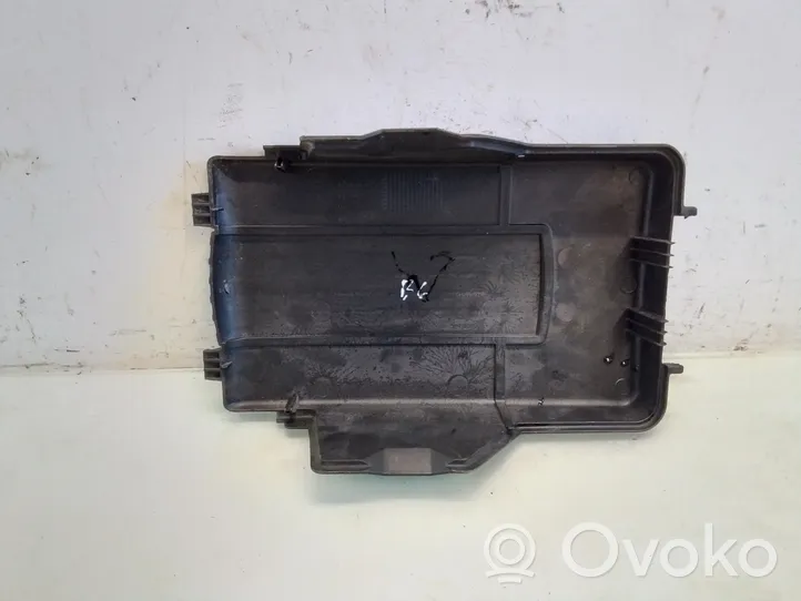 Volkswagen PASSAT B6 Coperchio/tappo della scatola vassoio della batteria 1K0915443A