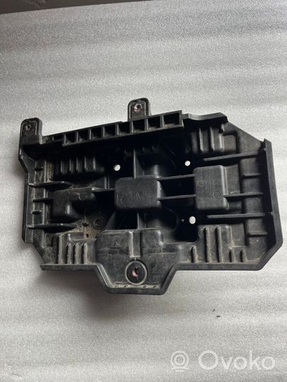 Hyundai Santa Fe Battery tray 37150S1100