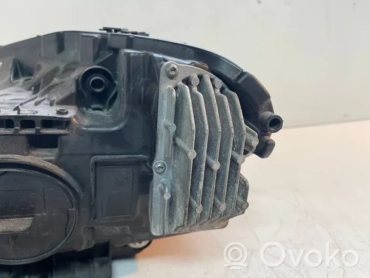 Mercedes-Benz GLA H247 Lampa przednia A2479064205