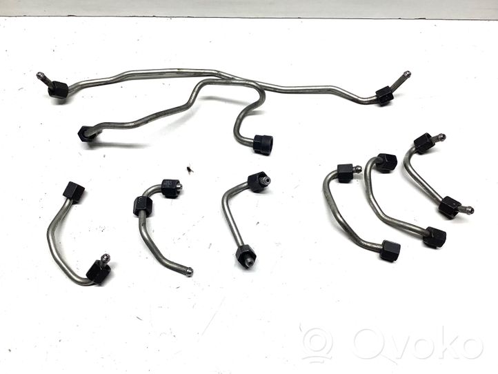 Volkswagen Touareg II Fuel injector supply line/pipe U241CQ2