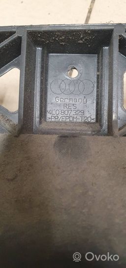 Audi Q7 4L Takapuskurin kannake 4L0807329