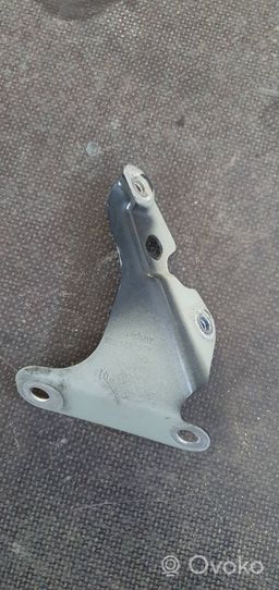 Audi Q7 4L Supporto di montaggio del parafango 4L0821136