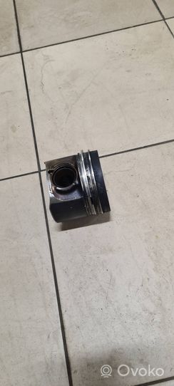 BMW 7 F01 F02 F03 F04 Piston F141174+