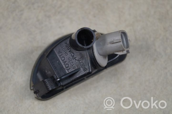 Toyota Aygo AB10 Lampa oświetlenia tylnej tablicy rejestracyjnej 812700H010